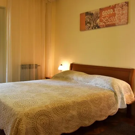 Apartment In Porec/istrien 10098 *